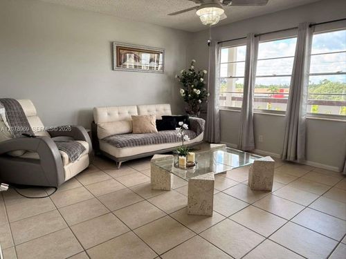 425-425 Southampton B, West Palm Beach, FL, 33417-2346 | Card Image