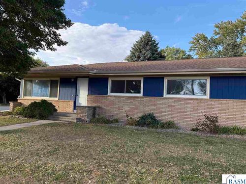 400 North St, Waldorf, MN, 56091-2200 | Card Image