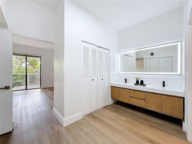 APT-126 - 3731 N Country Club Dr, Condo with 2 bedrooms, 2 bathrooms and null parking in Aventura FL | Image 11