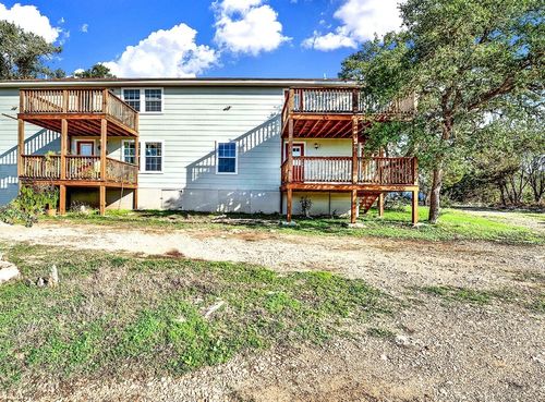 207 Oakwood Loop, San Marcos, TX, 78666-1870 | Card Image