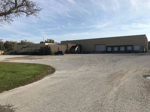 910 10th Ave W, Milan, IL, 61264-2221 | Card Image