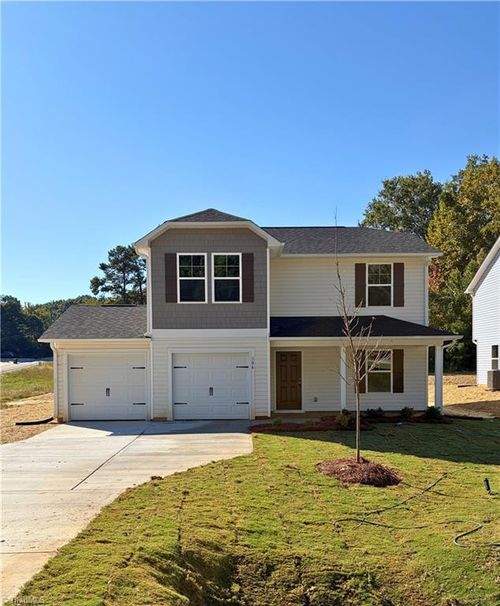 106 Longview St, Lexington, NC, 27295-1421 | Card Image
