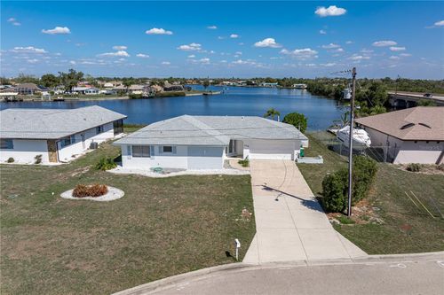 109 W Tarpon Blvd Nw, PORT CHARLOTTE, FL, 33952-7833 | Card Image