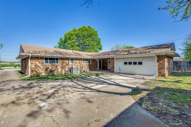 709 S Farmington Rd, House other with 3 bedrooms, 2 bathrooms and null parking in Howe TX | Image 22