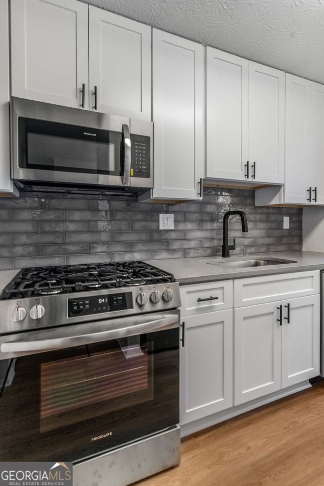 1003 Cumberland Ct Se, Condo with 2 bedrooms, 1 bathrooms and 2 parking in Smyrna GA | Image 13