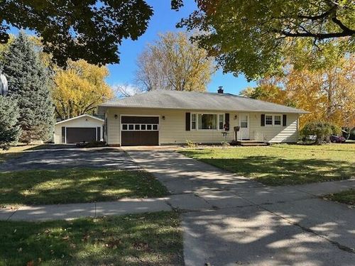 347 Zida St, Fort Atkinson, WI, 53538-2357 | Card Image