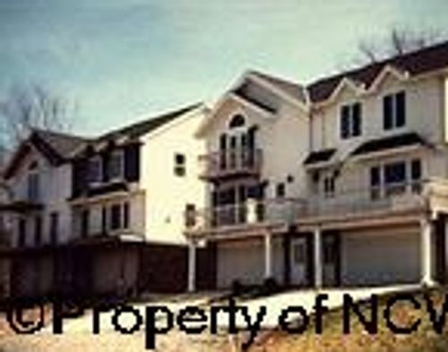 119 Hill St, Bridgeport, WV, 26330-1757 | Card Image