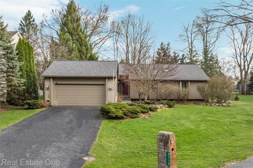 2110 Callie Dr, Commerce Township, MI, 48390-3266 | Card Image