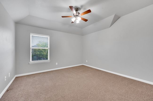 Upstairs ensuite with full private bath and closet. | Image 28