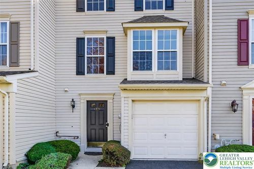 4596 Jasmine Dr, Center Valley, PA, 18034-8506 | Card Image