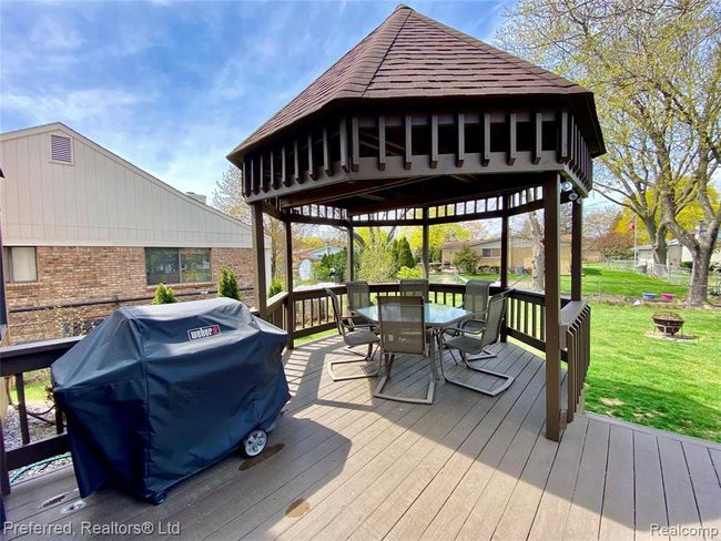 Relaxing Gazebo Area | Image 3