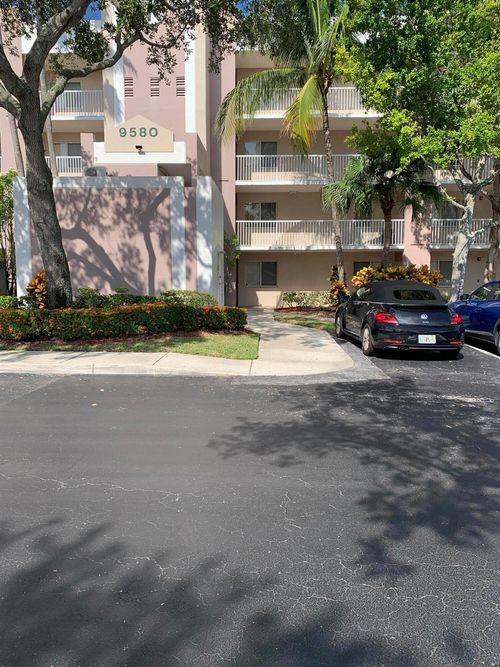 apt-k206-9580 Weldon Cir, Tamarac, FL, 33321-0979 | Card Image