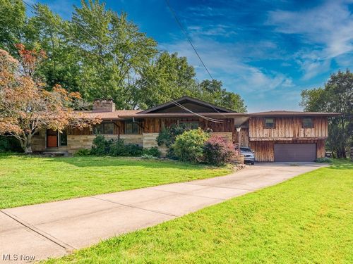 7509 N Linden Ln, Parma, OH, 44130-5809 | Card Image