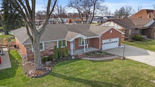 41589 Windmill St, Harrison Township, MI, 48045-5910 | Card Image