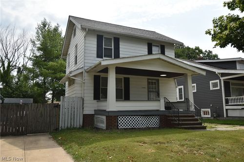 3885 W 135th St, Cleveland, OH, 44111-4429 | Card Image
