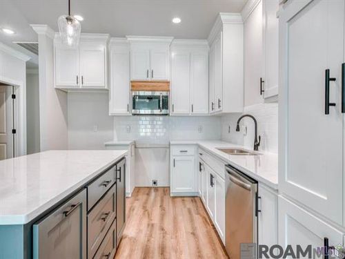 c-8739 Lockhart Rd, Denham Springs, LA, 70726-8338 | Card Image