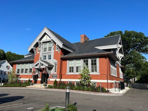 102-10 Congress St, Amesbury, MA, 01913-2632 | Card Image