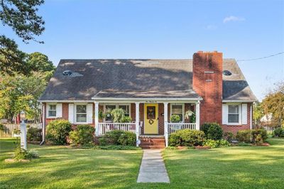 301 Edgewood Road, House other with 5 bedrooms, 2 bathrooms and null parking in Portsmouth VA | Image 1