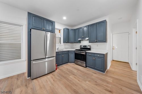 213 N Park St, East Orange, NJ, 07017-1817 | Card Image