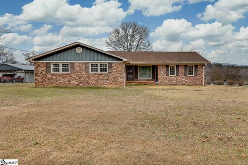 2 Tazewell Dr, Greenville, SC, 29617-1035 | Card Image