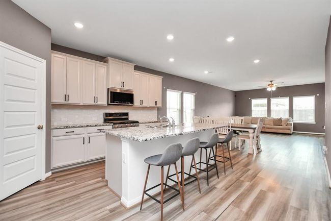 Open Kitchen, great for hosting. | Image 5