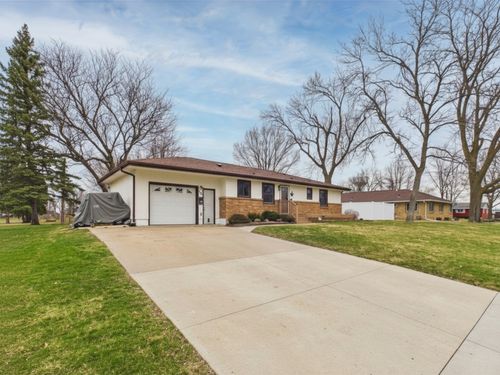 207 Inner Dr, Montgomery, MN, 56069-1313 | Card Image