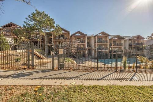 apt-83-4727 Jarboe St, Kansas City, MO, 64112-1347 | Card Image