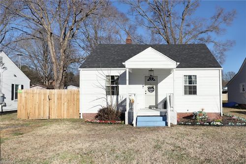 218 W Washington St, Mayodan, NC, 27027 | Card Image