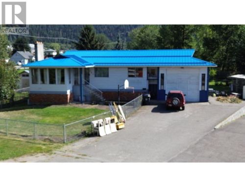 629 3rd Ave, Chase, BC, V0E1M1 | Card Image