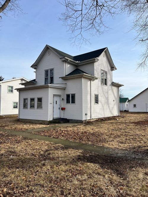 200 E South St, Ellsworth, IL, 61737-7563 | Card Image