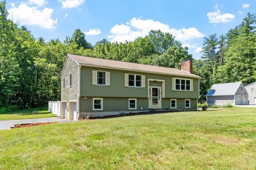 25 Sawyer Ave, Atkinson, NH, 03811-2441 | Card Image