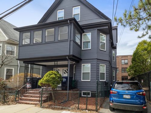 11-9 Edmunds St, Cambridge, MA, 02140-1607 | Card Image