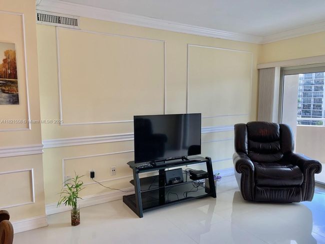APT-5C - 1985 S Ocean Dr, Condo with 1 bedrooms, 2 bathrooms and null parking in Hallandale Beach FL | Image 10