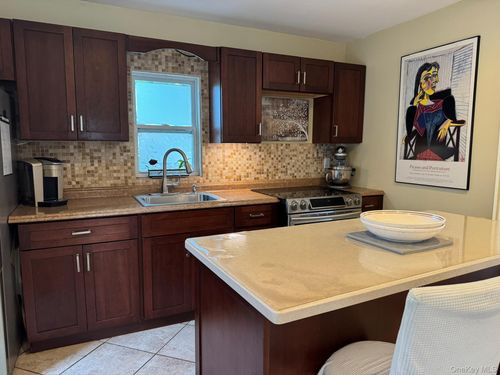 5457 Expressway Dr N, Holtsville, NY, 11742-1311 | Card Image