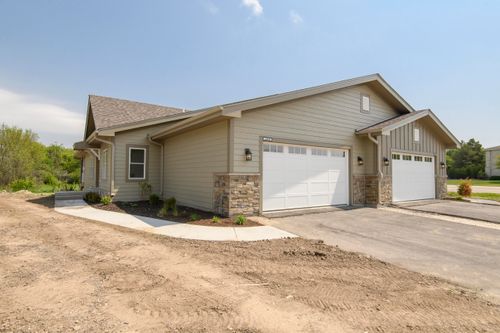 20840 Gray St, Lannon, WI, 53046 | Card Image