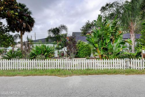 1012 8th St S, Jacksonville Beach, FL, 32250-4220 | Card Image