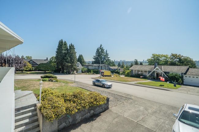 5565 Moreland Drive, House other with 4 bedrooms, 2 bathrooms and 6 parking in Burnaby BC | Image 19