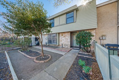 6814 Neston Dr, San Antonio, TX, 78239-3323 | Card Image