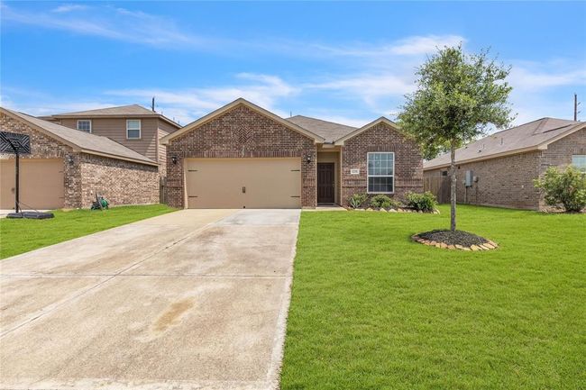 1211 Diamond Drape Dr, House other with 3 bedrooms, 2 bathrooms and 2 parking in Rosharon TX | Image 5
