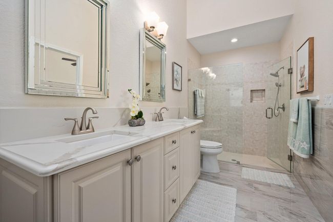 397 Nw Breezy Point Loop, House other with 2 bedrooms, 2 bathrooms and null parking in Port St. Lucie FL | Image 22