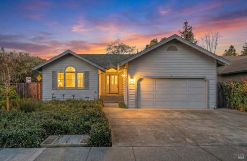 2004 Oak Cir, Yountville, CA, 94599-1372 | Card Image