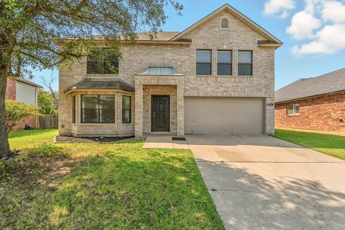 5204 Blue Cir, Haltom City, TX, 76137-5500 | Card Image