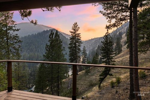 30 Timberline Dr, Garden Valley, ID, 83622-8110 | Card Image