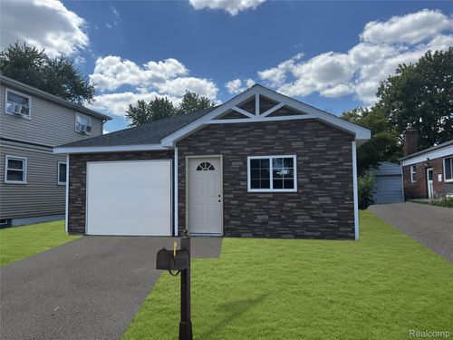 24593 Laetham Ave, Eastpointe, MI, 48021-1045 | Card Image