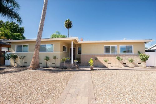 19541 Victory Blvd, Reseda, CA, 91335-6619 | Card Image