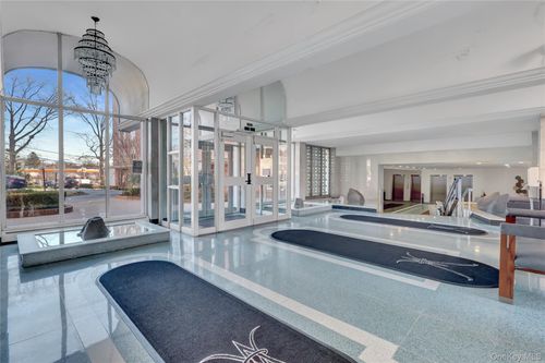 6v-54-44 Little Neck Parkway Parkway, New York, NY, 11362 | Card Image