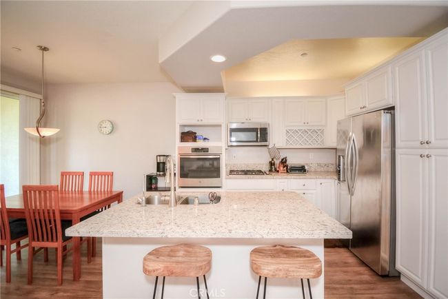 803 Maplewood, Condo with 2 bedrooms, 3 bathrooms and 2 parking in Irvine CA | Image 15