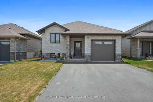 25 Cedar Park Cres, Quinte West, ON, K8V0J1 | Card Image