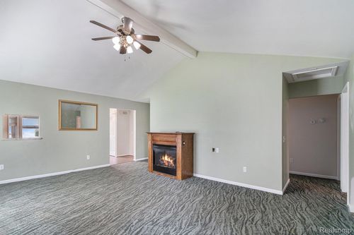 7453 Country Meadow Dr, Swartz Creek, MI, 48473-1485 | Card Image