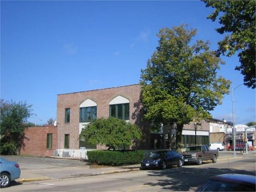 2320 N 2nd St, Clinton, IA, 52732-2405 | Card Image